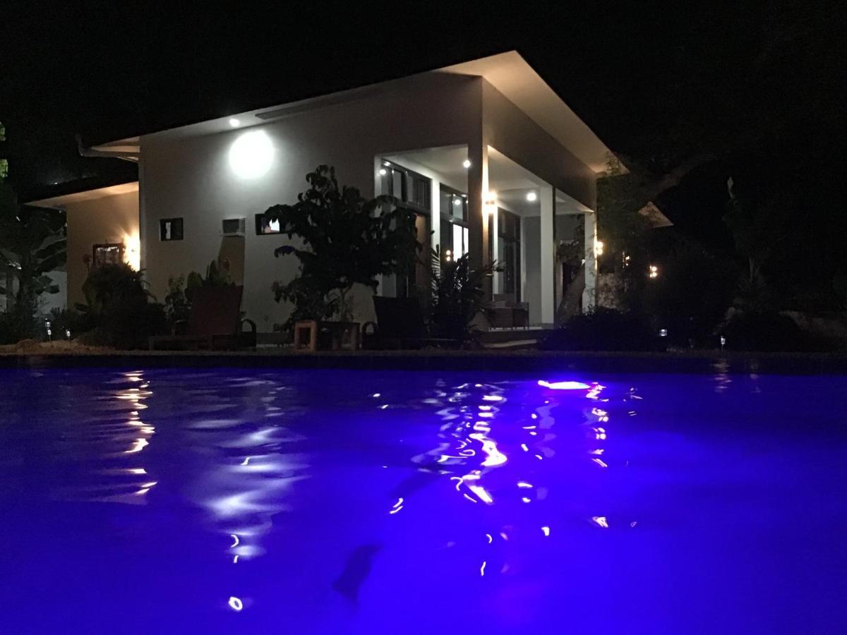 Bamboobeachvilla2 Ac New Oceanfront Pool Sunsetview Garden Kitchen Satellite Starlink Wi-Fi Dimiao Kültér fotó